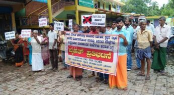 ಸ್ವಚ್ಛತೆಯ ನಿರ್ವಹಣೆ ಕೊರತೆ: ಐವರ್ನಾಡಿನಲ್ಲಿ ಸಾರ್ವಜನಿಕರಿಂದ ಪ್ರತಿಭಟನೆ