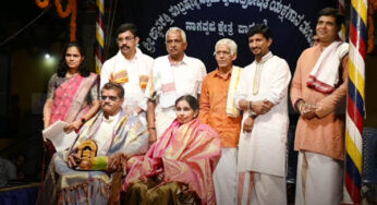 ವಳಲಂಬೆಯಲ್ಲಿ ಪಾವಂಜೆ ಮೇಳದಿಂದ ಯಕ್ಷಗಾನ | ಕಲಾವಿದ ಕುಮಾರ ಸುಬ್ರಹ್ಮಣ್ಯ, ಸತೀಶ್‌ ಪಟ್ಲ ಅವರಿಗೆ ಗೌರವಾರ್ಪಣೆ |