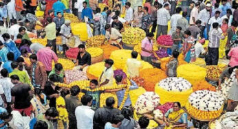ದೀಪಾವಳಿ ಹಬ್ಬ | ತರಕಾರಿ, ಹೂವು, ಹಣ್ಣುಗಳ ಬೆಲೆಯಲ್ಲಿಏರಿಕೆ | ಖಾಸಗಿ ಬಸ್ ಗಳ ದರ ಎರಡು ಪಟ್ಟು ಹೆಚ್ಚಳ | ಹಬ್ಬವೆಂದರೆ ಸಾಮಾನ್ಯ ಜನರಿಗೆ ಪ್ರತೀ ಬಾರಿ ಏರಿಕೆಯ ಬಿಸಿ…!‌ |